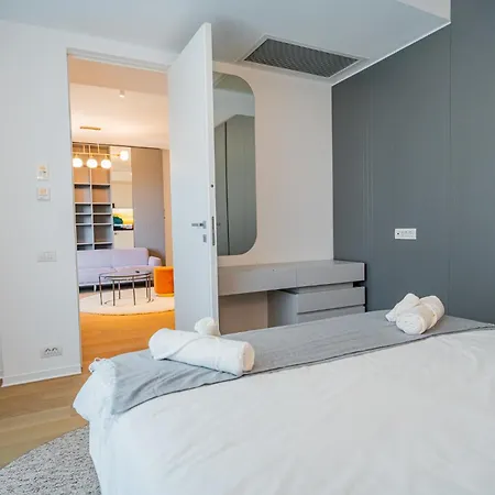 One Mircea Eliade - Luxurious With Panoramic And Park View Lägenhet Bukarest