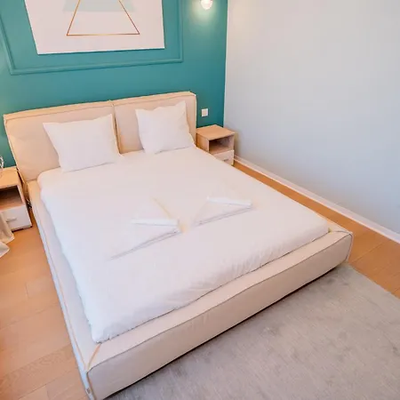 One Mircea Eliade - Luxurious With Panoramic And Park View Lägenhet *