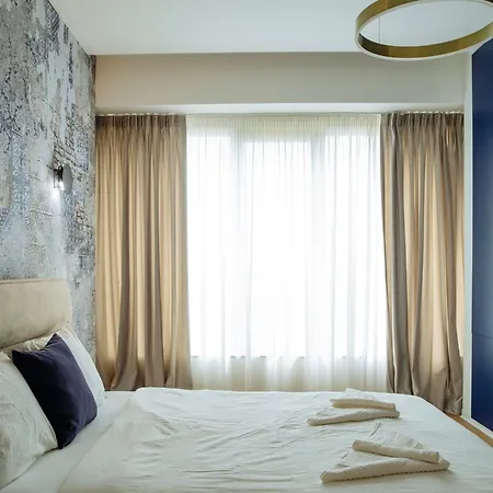 One Mircea Eliade - Luxurious With Panoramic And Park View Lägenhet *