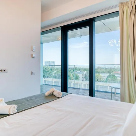 One Mircea Eliade - Luxurious With Panoramic And Park View * Boekarest