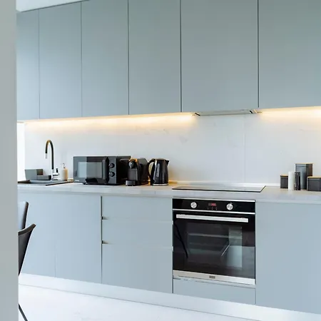 One Mircea Eliade - Luxurious With Panoramic And Park View * Boekarest