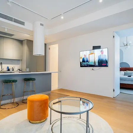 One Mircea Eliade - Luxurious With Panoramic And Park View