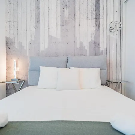 One Mircea Eliade - Luxurious With Panoramic And Park View アパート *