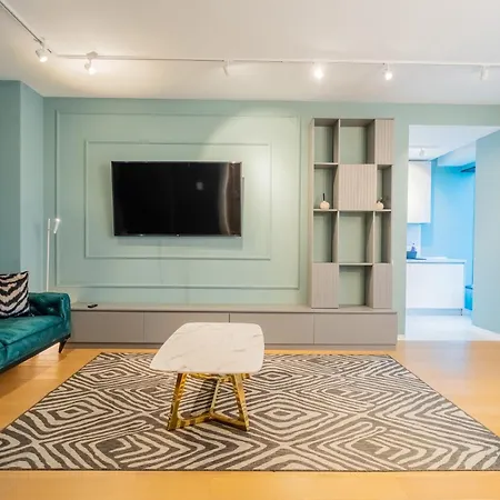 One Mircea Eliade - Luxurious With Panoramic And Park View *