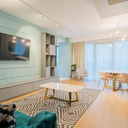 One Mircea Eliade - Luxurious With Panoramic And Park View