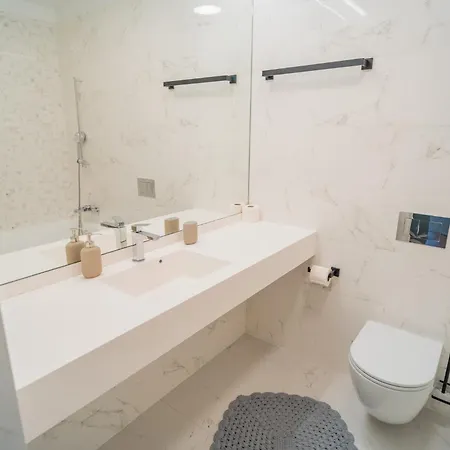 Apartment One Mircea Eliade - Luxurious With Panoramic And Park View