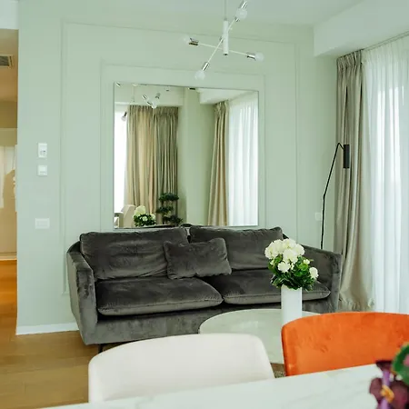 One Mircea Eliade - Luxurious With Panoramic And Park View Apartment Bucharest