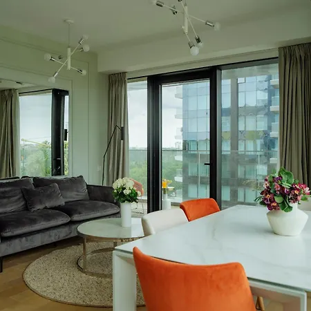 One Mircea Eliade - Luxurious With Panoramic And Park View *