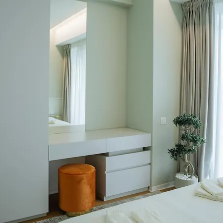 One Mircea Eliade - Luxurious With Panoramic And Park View Bucharest