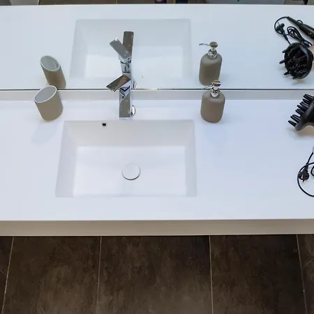 One Mircea Eliade - Luxurious With Panoramic And Park View *