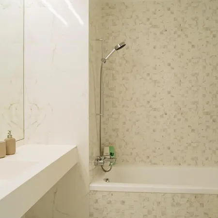 One Mircea Eliade - Luxurious With Panoramic And Park View * Bucharest