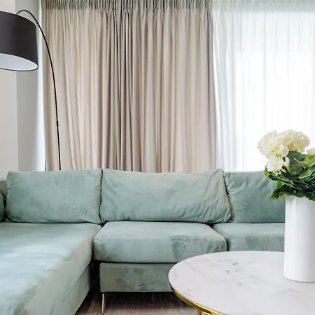 One Mircea Eliade - Luxurious With Panoramic And Park View *