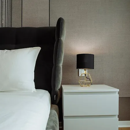 One Mircea Eliade - Luxurious With Panoramic And Park View