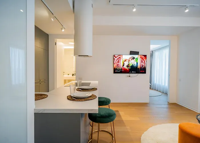 One Mircea Eliade - Luxurious With Panoramic And Park View