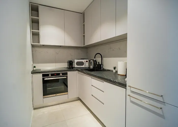One Mircea Eliade - Luxurious With Panoramic And Park View *