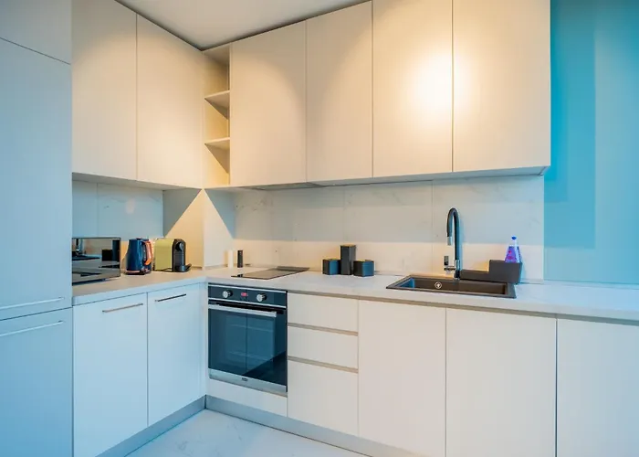 One Mircea Eliade - Luxurious With Panoramic And Park View *