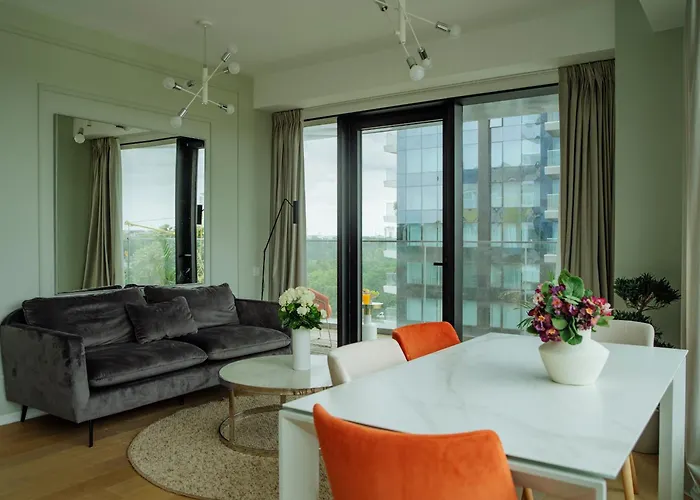 One Mircea Eliade - Luxurious With Panoramic And Park View *
