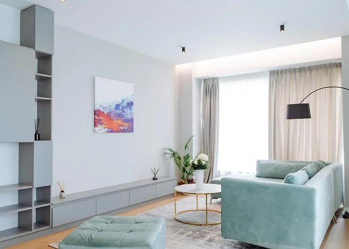 One Mircea Eliade - Luxurious With Panoramic And Park View