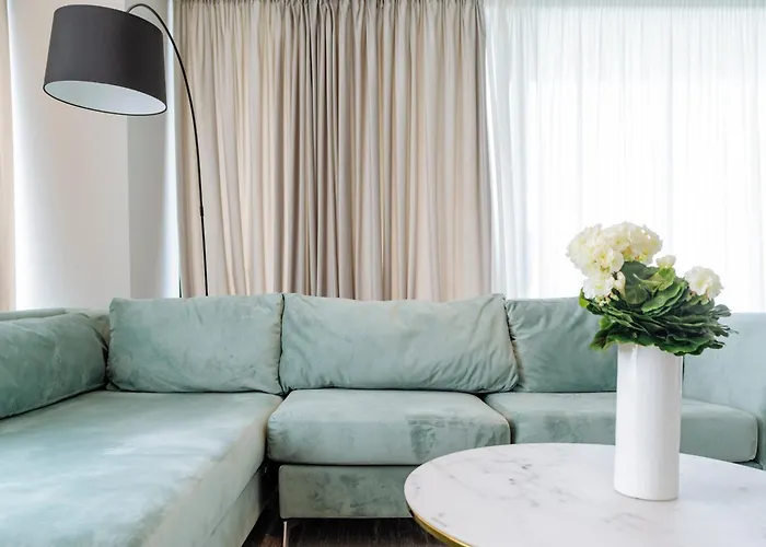 One Mircea Eliade - Luxurious With Panoramic And Park View *