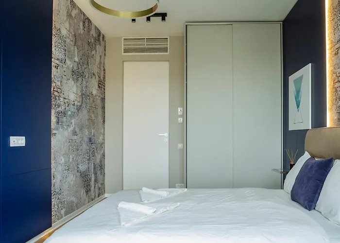 One Mircea Eliade - Luxurious With Panoramic And Park View Bukareszt