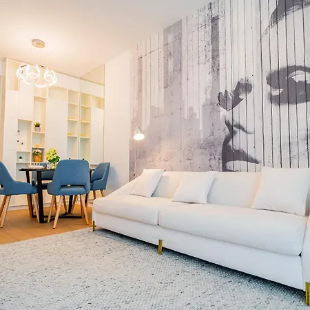 One Mircea Eliade - Luxurious With Panoramic And Park View Apartmán *