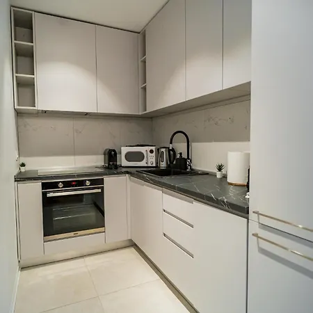 One Mircea Eliade - Luxurious With Panoramic And Park View *