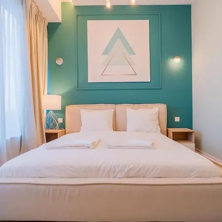 One Mircea Eliade - Luxurious With Panoramic And Park View *