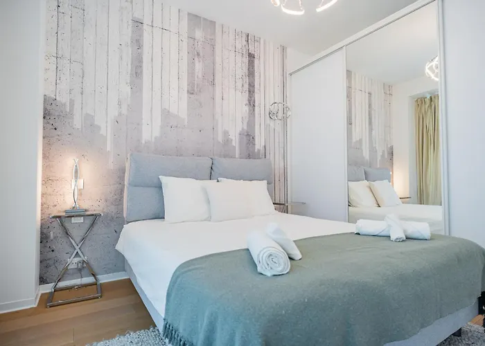 One Mircea Eliade - Luxurious With Panoramic And Park View Апартаменти
