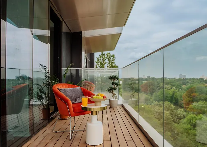 One Mircea Eliade - Luxurious With Panoramic And Park View