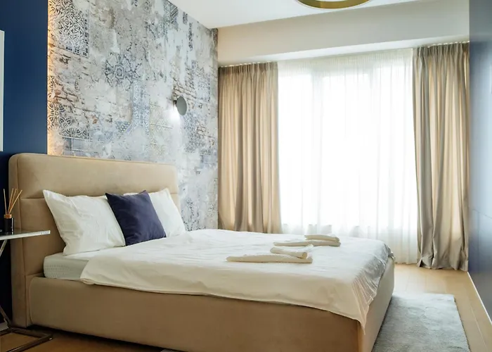 One Mircea Eliade - Luxurious With Panoramic And Park View