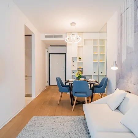 One Mircea Eliade - Luxurious With Panoramic And Park View