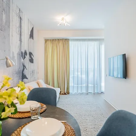 One Mircea Eliade - Luxurious With Panoramic And Park View