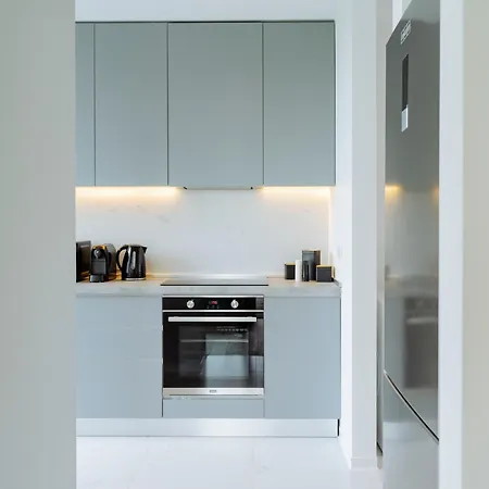 One Mircea Eliade - Luxurious With Panoramic And Park View Boekarest