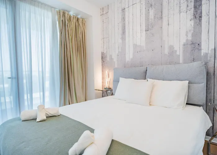 One Mircea Eliade - Luxurious With Panoramic And Park View Бухарест