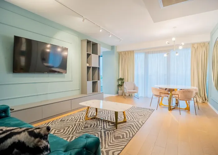 One Mircea Eliade - Luxurious With Panoramic And Park View